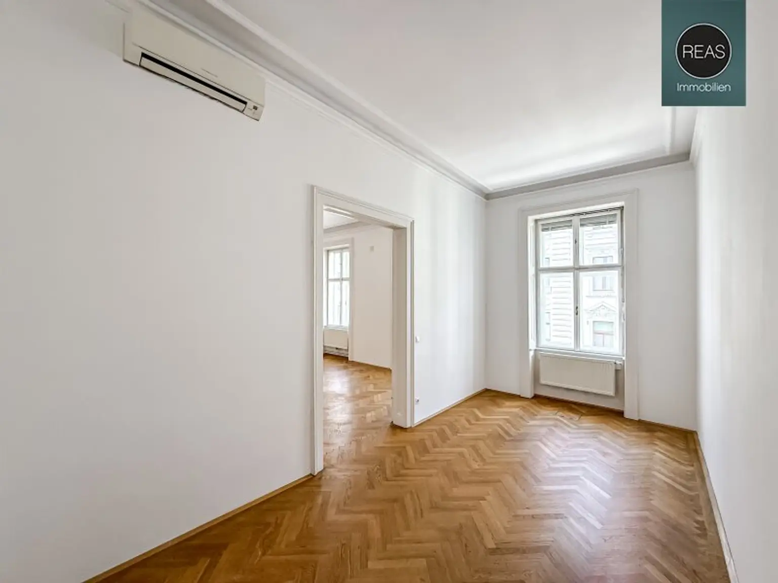 Klimatisiertes Büro bei neuer U5 Station! Repräsentatives Haus in bester Innenstadtlage bei der Votivkirche!