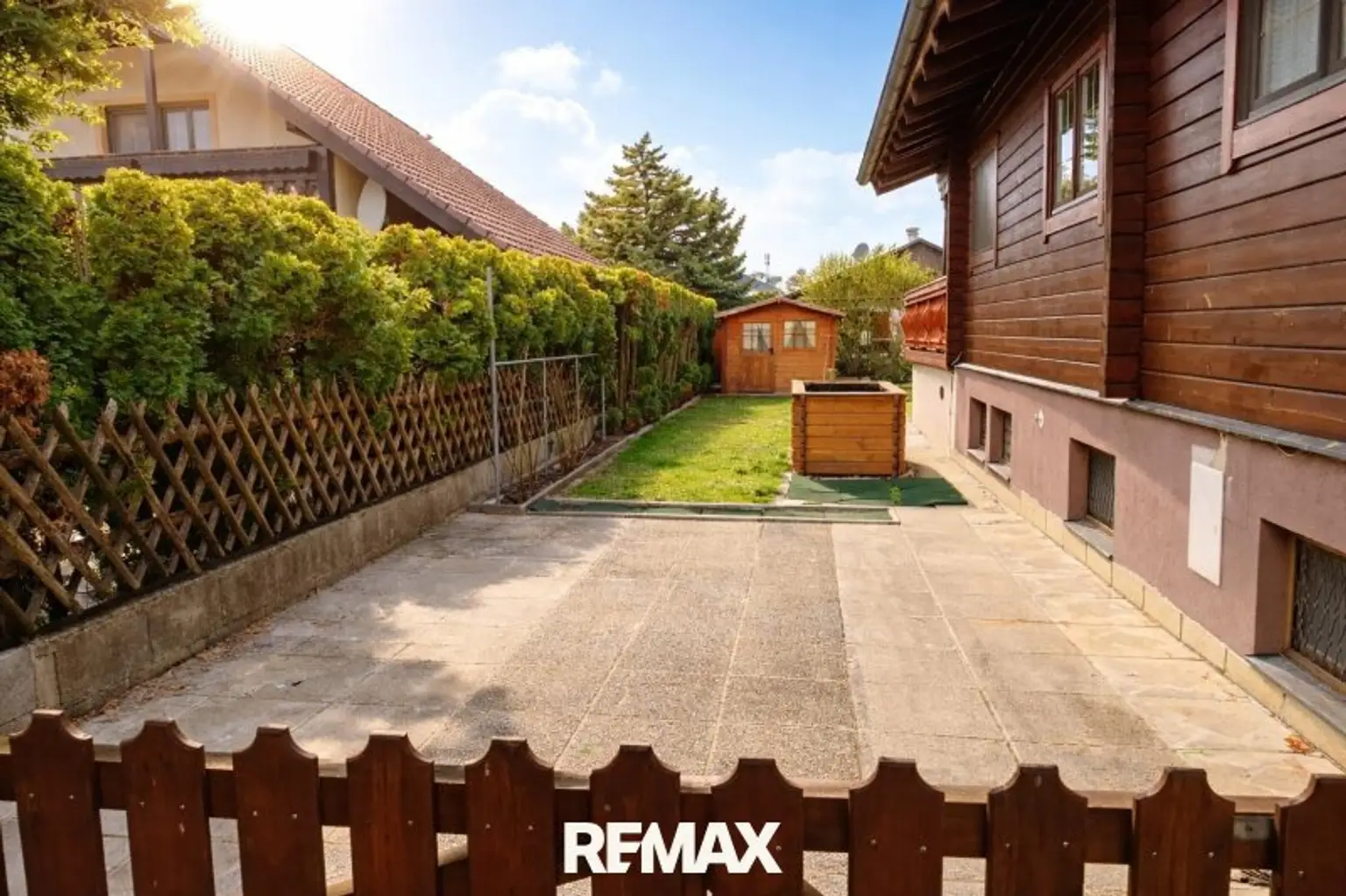 Stellplatz hinter dem Carport