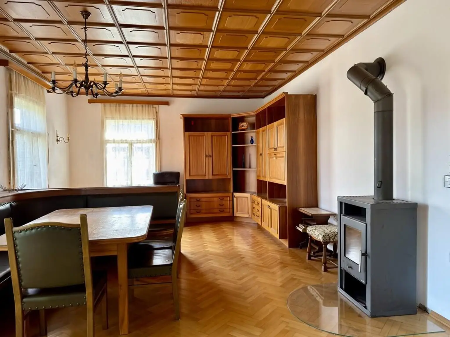 44001A77-0311-4DA8-940A-1697E2900103_1_105_c