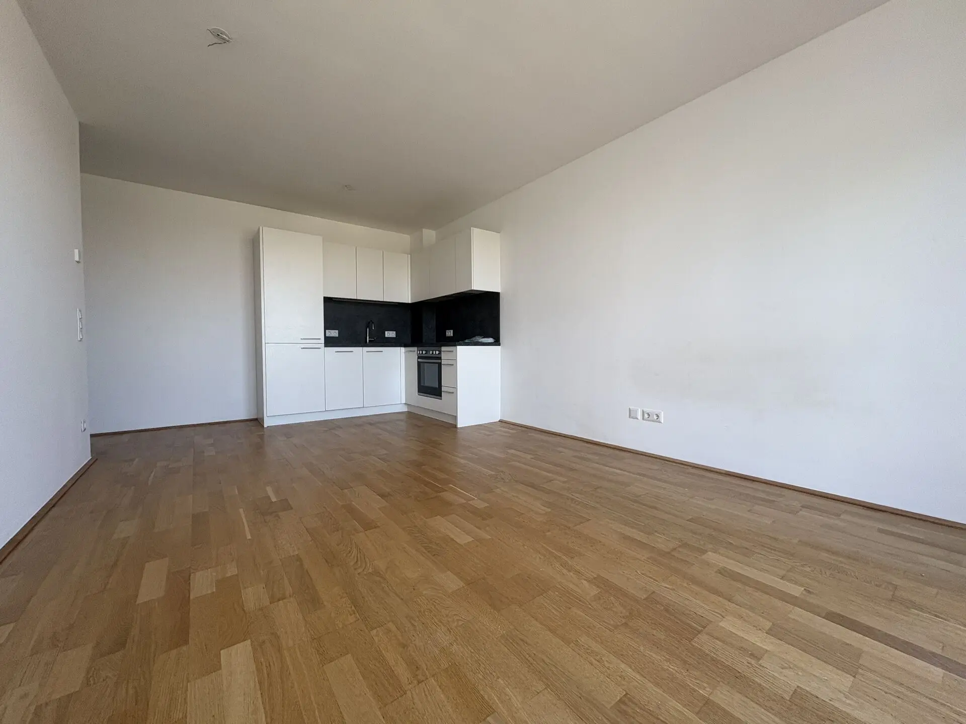 20251107_122407079_iOS