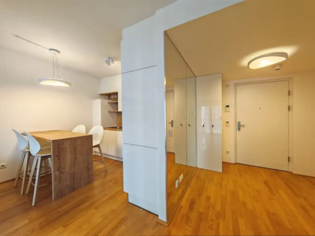 Möblierte 2-Zimmer-Wohnung im 10. Liftstock