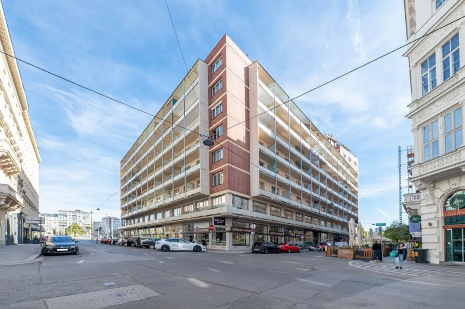 Außergewöhnliche 3-Zimmer-Residenz in zentraler Toplage mit Freifläche