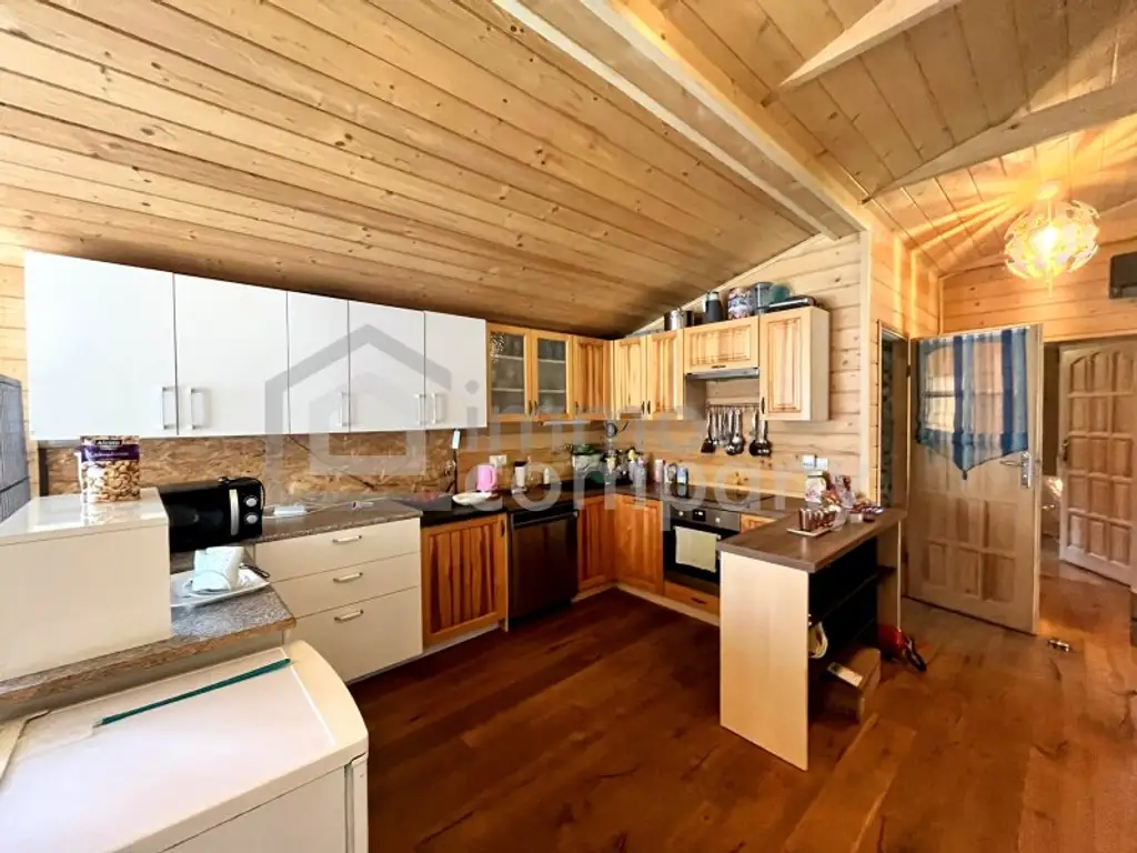 VIEL HOLZ, VIEL HERZ - Wärme, Natürlichkeit, Charakter und Potenzial im neuen Zuhause!