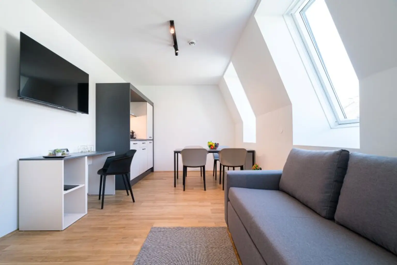 Kompakte 2-Zimmer DG-Wohnung