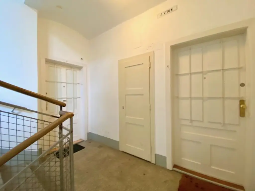 3 Zimmer-Wohnung ZUM SANIEREN, HELL und RUHIG!