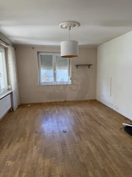 Großes Wohnhaus in Wels!     Besichtigungstermin SA 22.11. 10-12 Uhr!