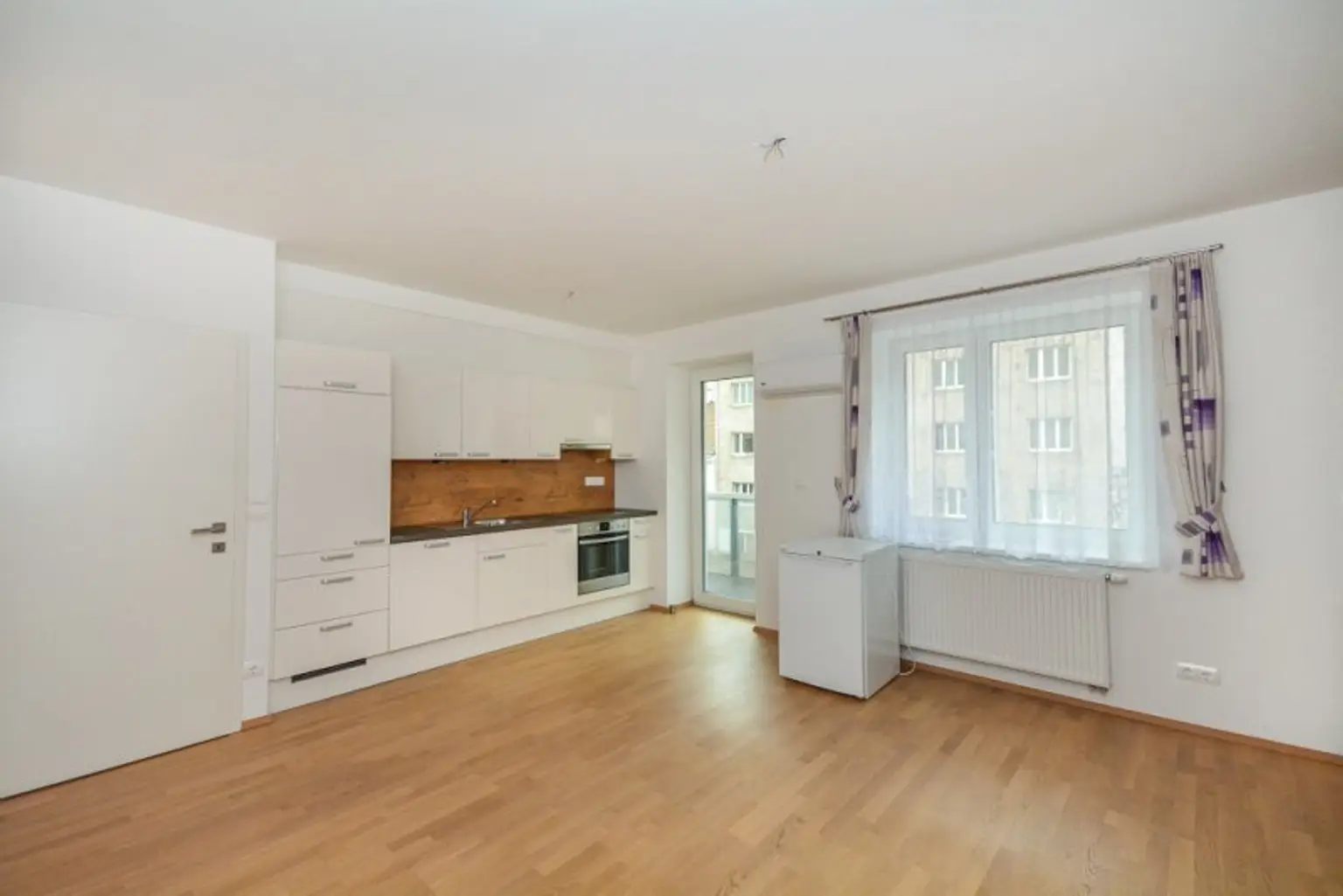 Der Sommer kann kommen: 2 Zimmer Wohnung in Hofruhelage mit großem Balkon