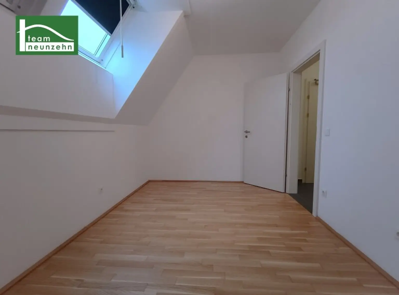 Wundervolle Dachgeschosswohnung mit großer Dachterrasse