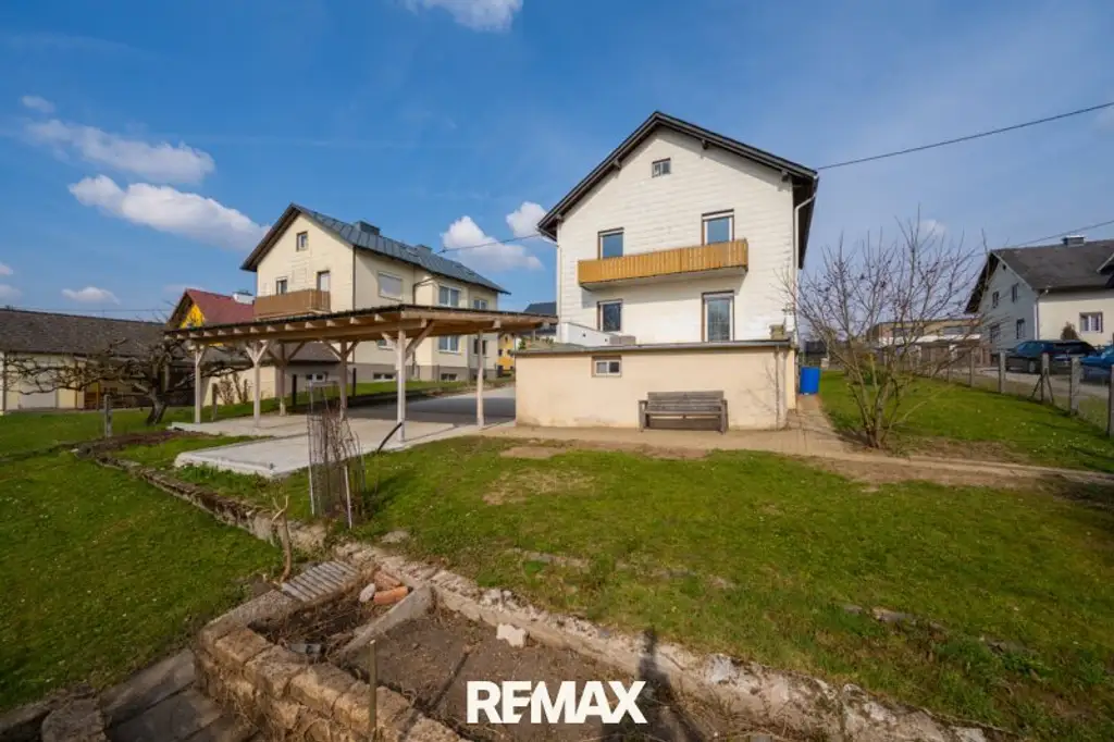 Voll unterkellertes Zweifamilienhaus mit Garten, Carport & Garage in sonniger Zentrumslage von Bad Hall!