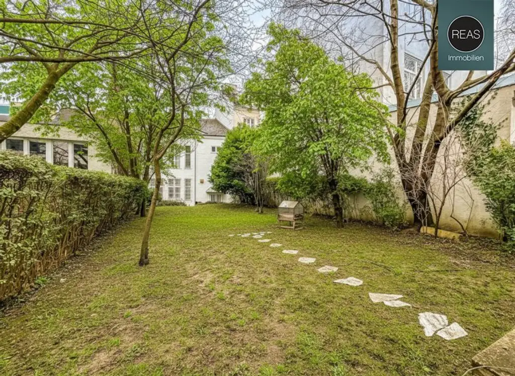 Provisionsfrei: Traumhaftes Stadthaus mit Garten in Gersthofer Bestlage!