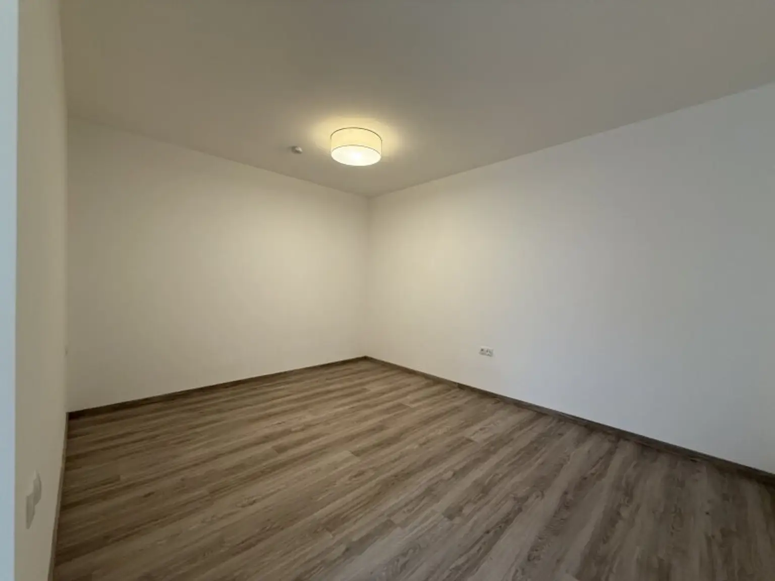 TOP W1: 2,5-Zimmer-Wohnung im Untergeschoss