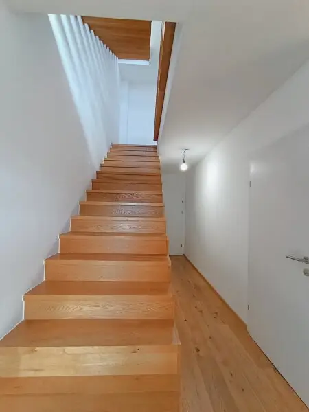Über den Dächern von Wien – Exklusive Dachgeschoss-Maisonette mit Weitblick und direkter U4-Anbindung Unter St. Veit