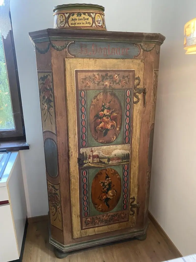 "Jahrhundertwende Stilhaus mit Wald"