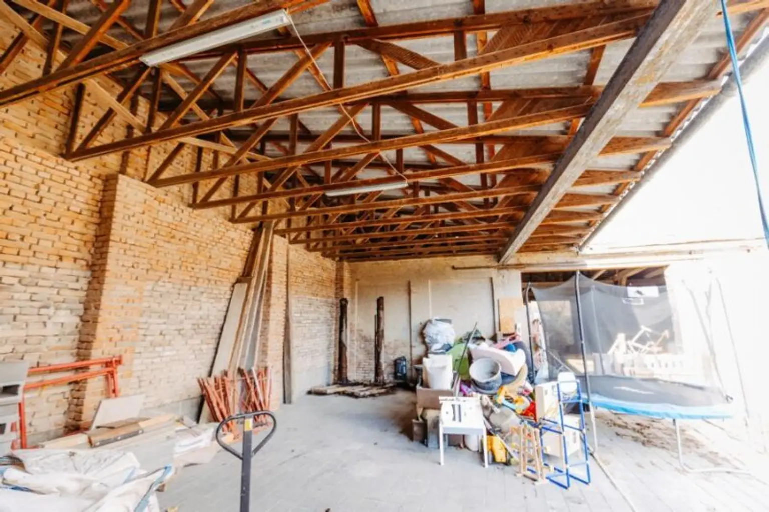 Verträumtes Bauernhaus neu adaptiert (2013) mit Toreinfahrt, Pool, Stadel und Schuppen