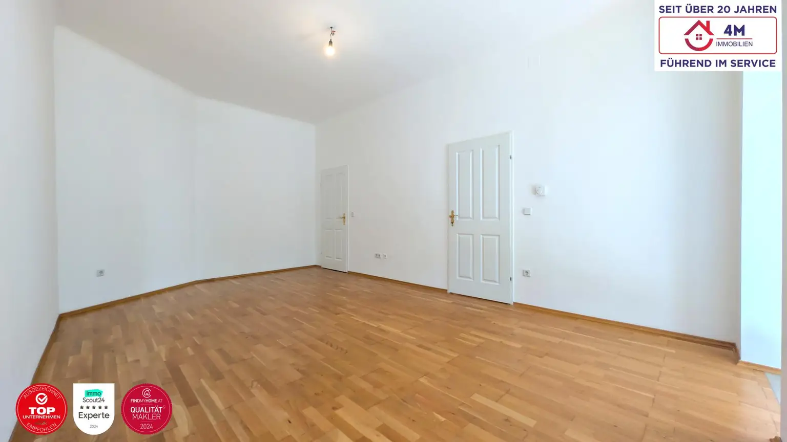 Wohnzimmer vom Balkon