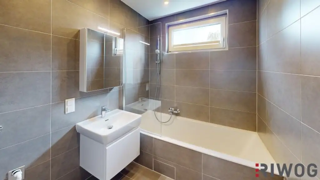 ERSTBEZUG nach Sanierung I 4 Zimmer Wohnung mit Loggia I Tischler Küche mit Siemens Geräte inklusive I Ruhelage I Naturpark Föhrenberge I 360° Rundgang