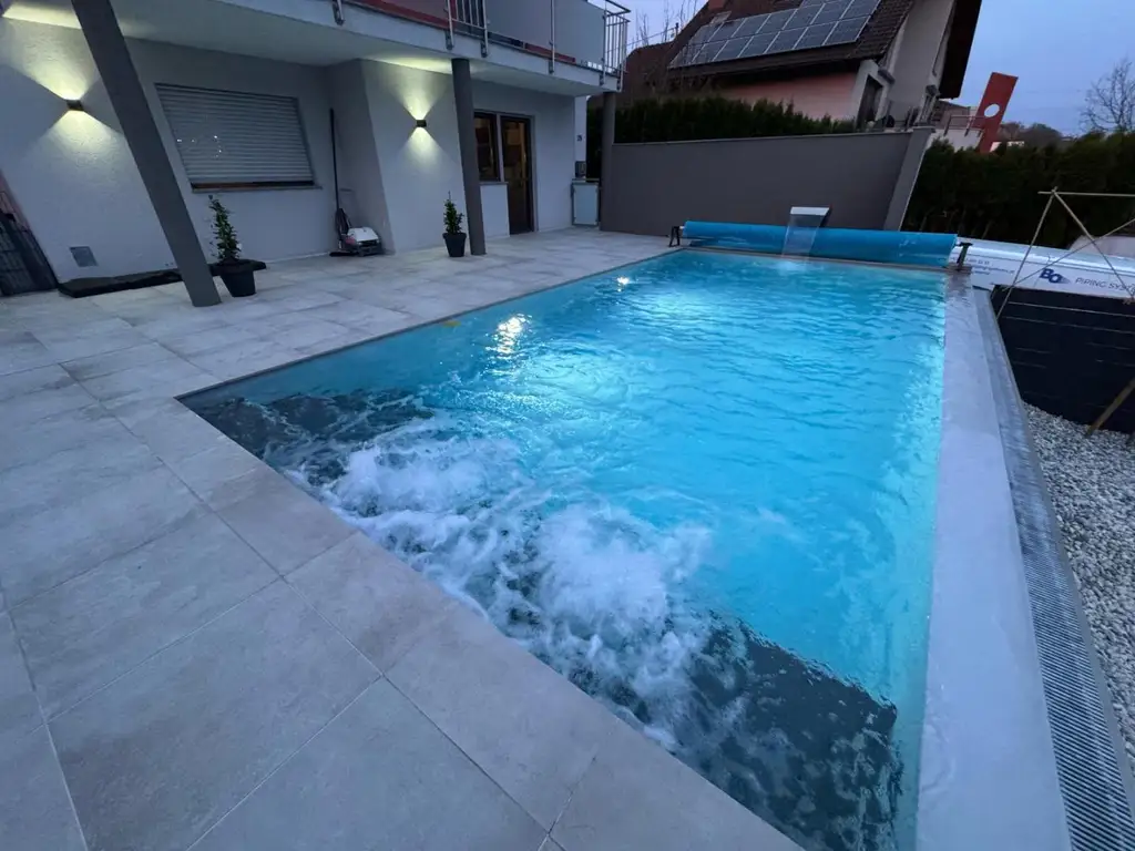 NÄHE WELS: Hochwertig modernisiertes Einfamilienhaus mit Traumgarten, Luxus - Poolanlage & smarter Haustechnik
