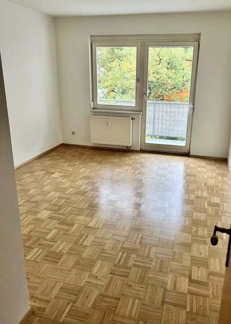 ab 1.12.2025 - 2 Zimmerwohnung mit Balkon, gepflegter Zustand,