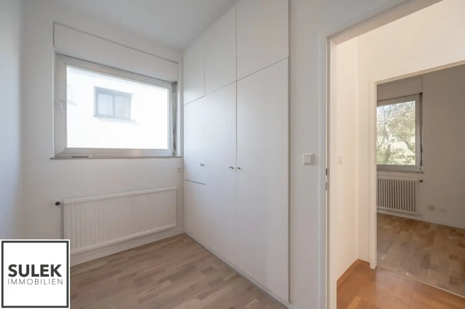 Erstbezug nach Sanierung: Großes Einfamilienhaus in einzigartiger Lage mit Weitblick und vielen Zimmern, Blick ins Grüne und in absoluter Ruhelage