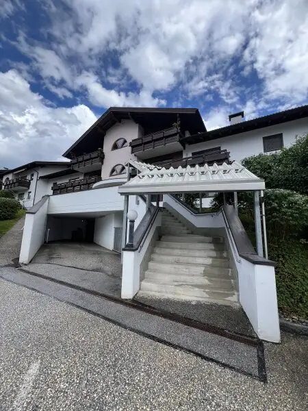 BUCH IN TIROL - Großzügig eingeteilte 4 Zi.-Wohnung mit Terrasse und Allgemeingarten