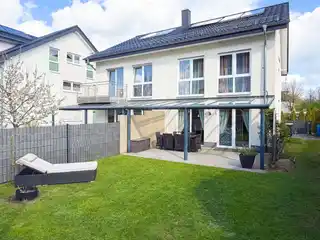 Garten mit Terrasse