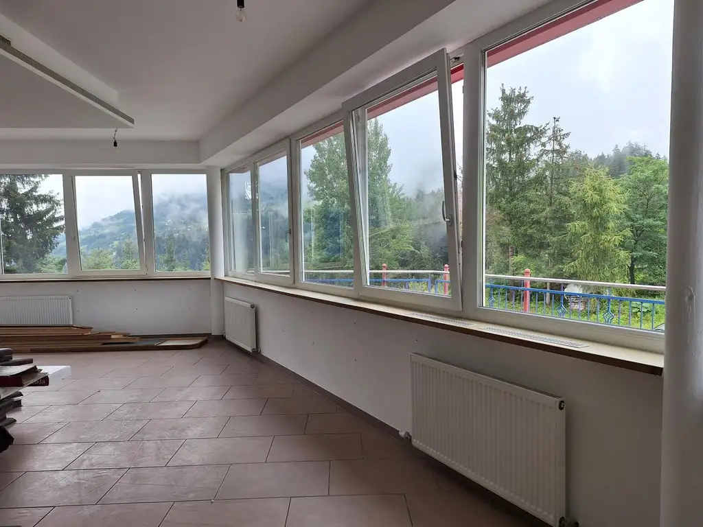 Büro oder Geschäftsfläche mit Lagermöglichkeit und Parkplätze