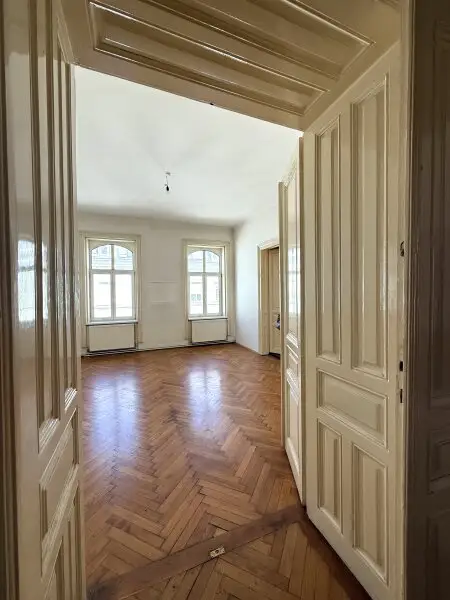 AltbauWohnung - Erstbezug nach Sanierung