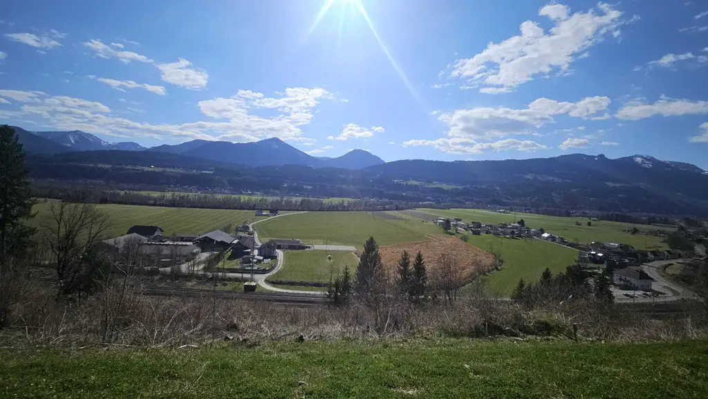 Baugrund mit traumhaftem Berg- und Fernblick!