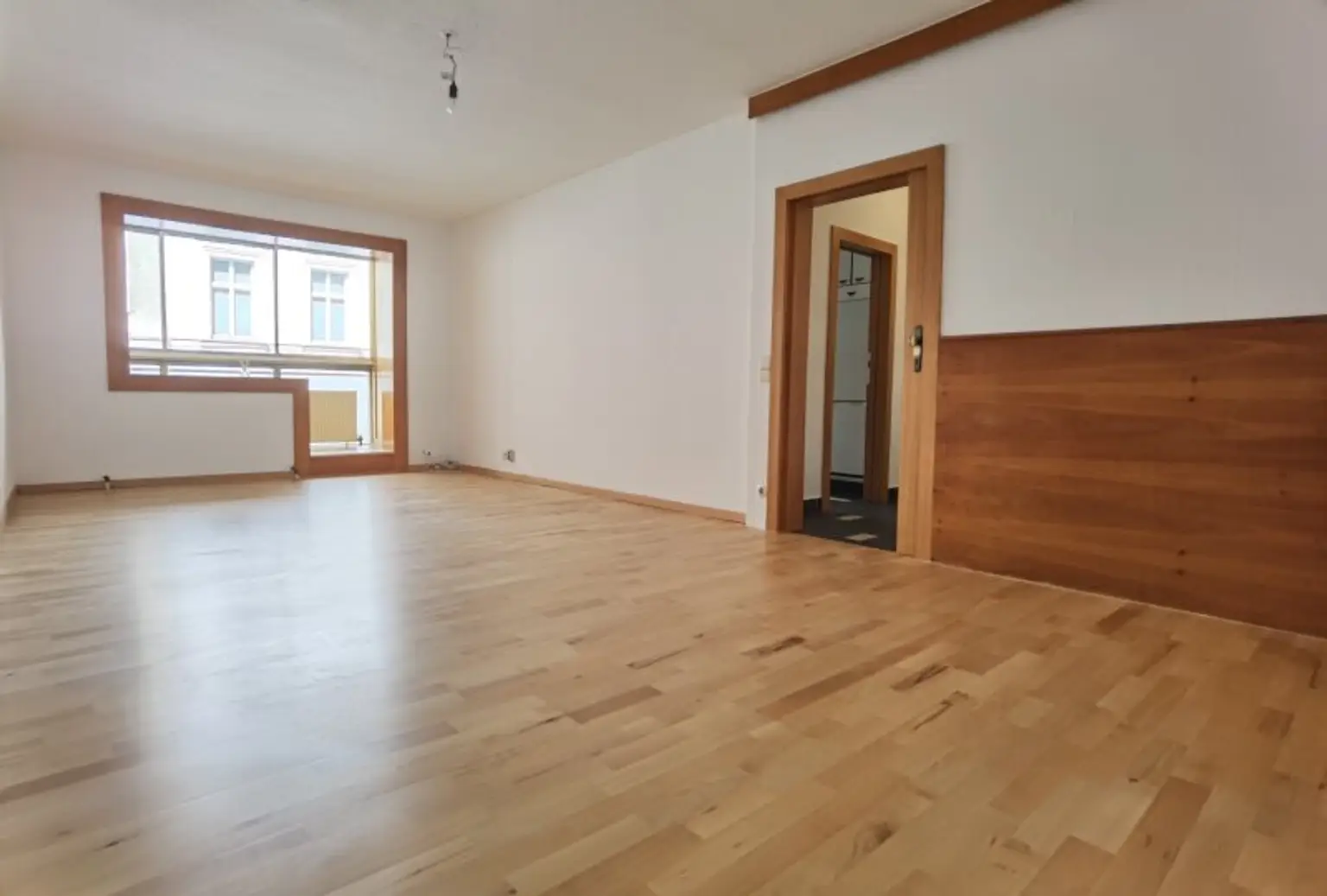 TOLLE LAGE - NEUBAUGASSE - AUSGEZEICHNETER GRUNDRISS MIT POTENZIAL