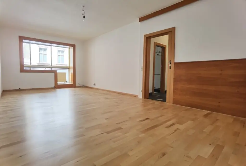 TOLLE LAGE - NEUBAUGASSE - AUSGEZEICHNETER GRUNDRISS MIT POTENZIAL