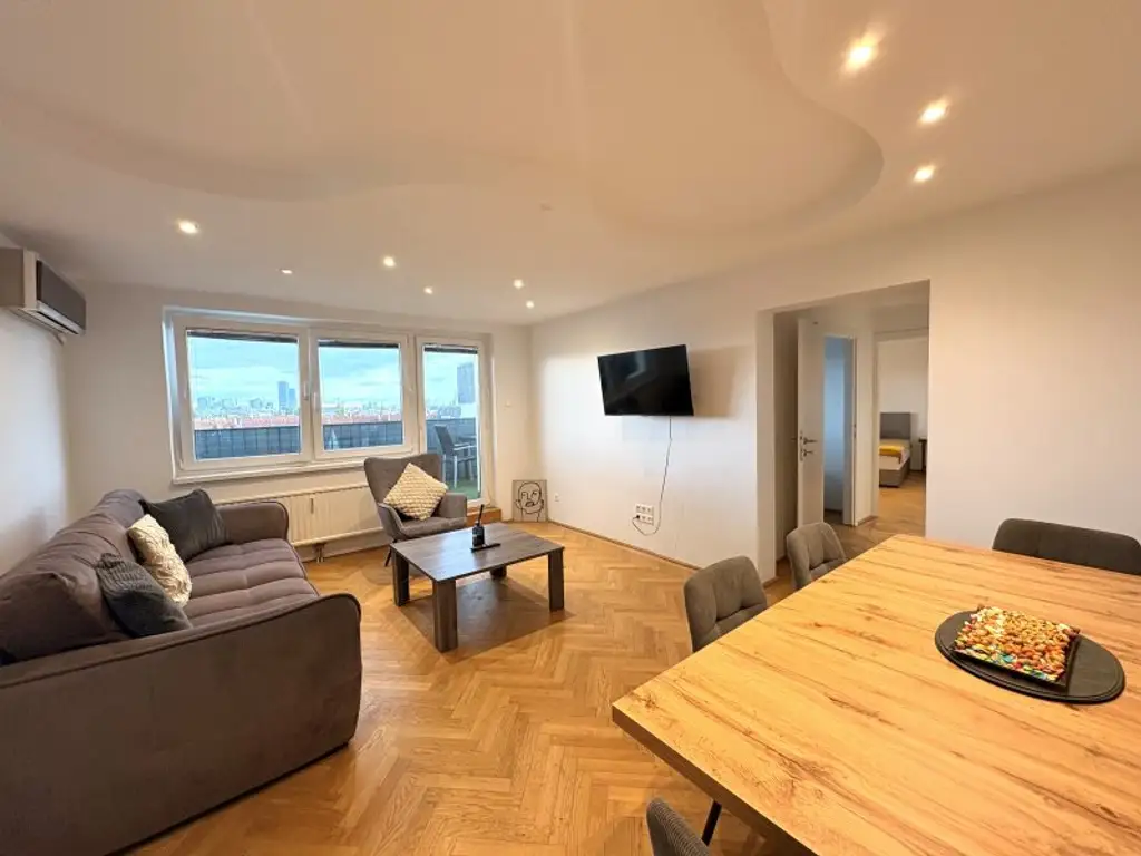 Dachgeschosswohnung ohne Schrägen I 26 m² Panoramaterrasse I Klimaanlage I Separater Küche