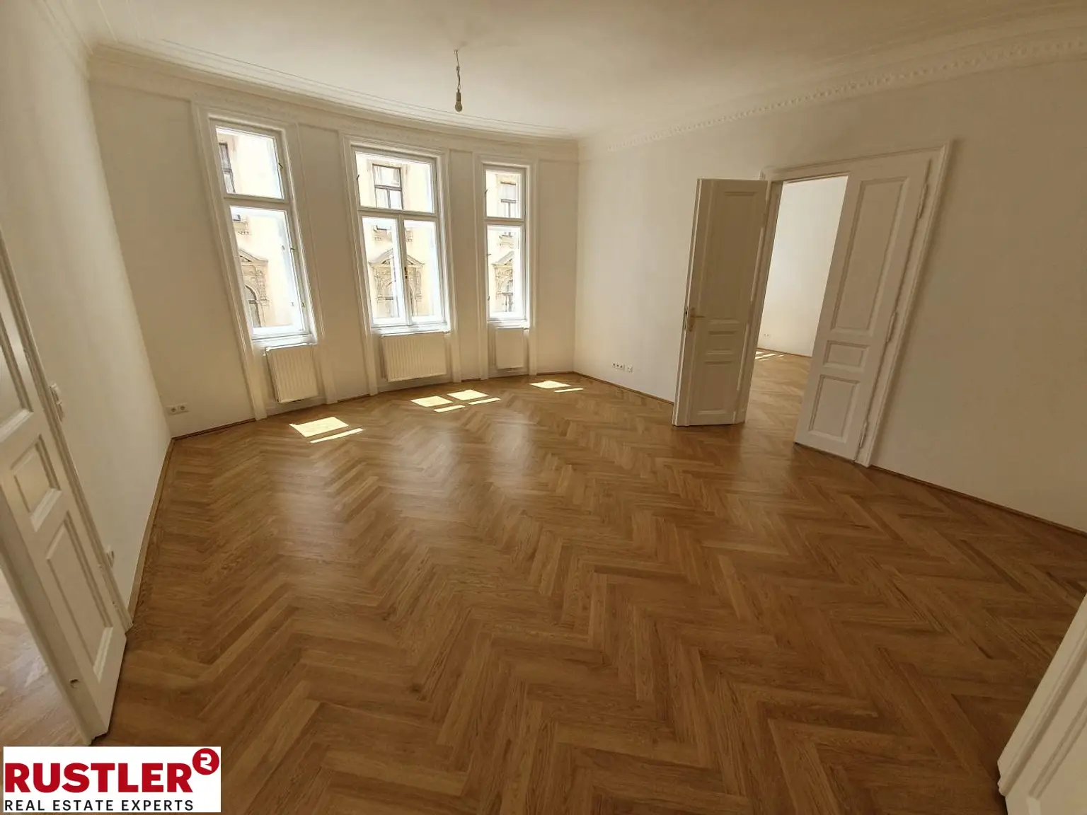 TERRASSE - WUNDERSCHÖNE 5-ZIMMERWOHNUNG BEIM MUSEUMSQUARTIER!