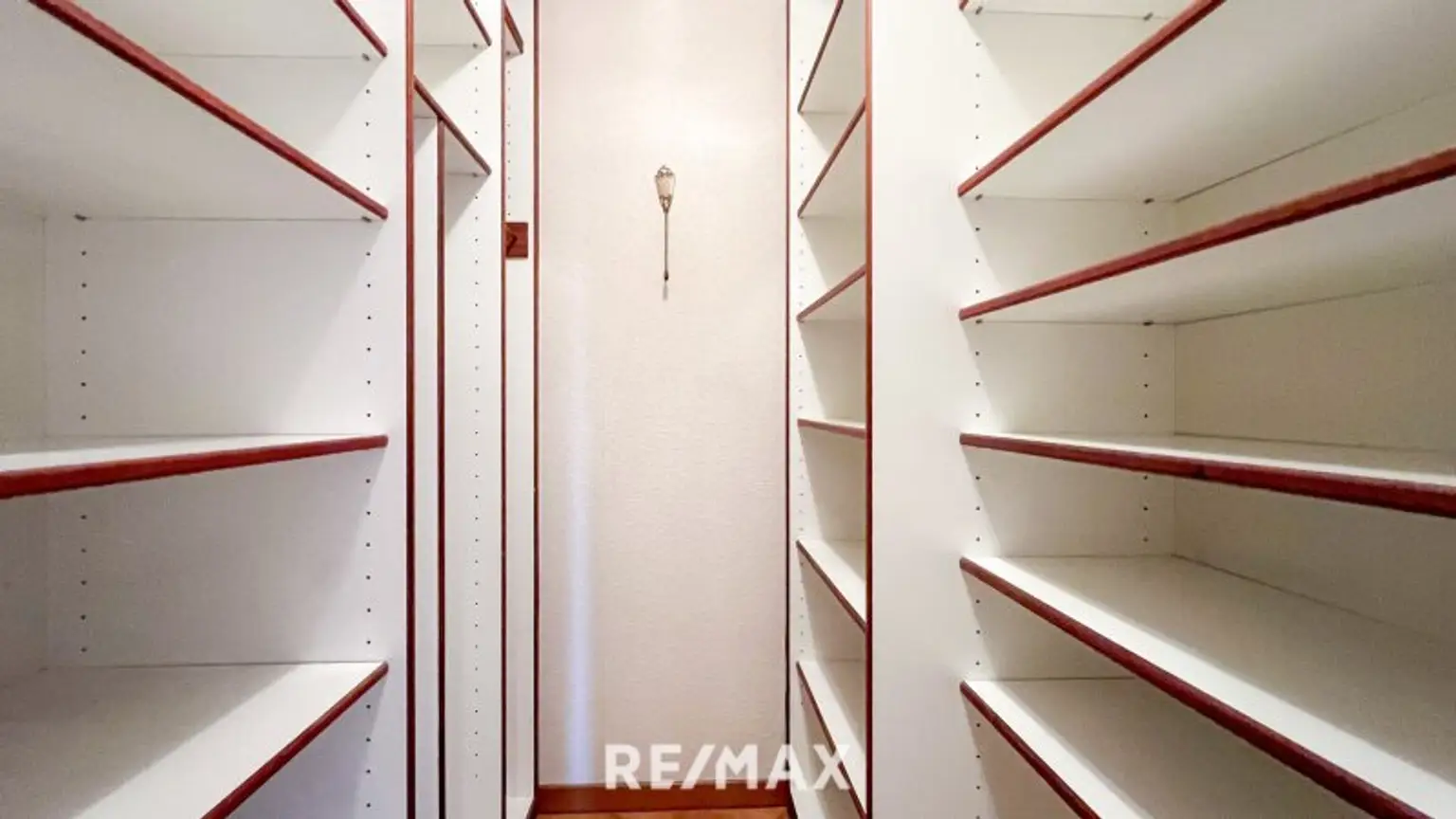 Bungalow - 4-Zimmer mit Pool und Sauna sowie privater Garten