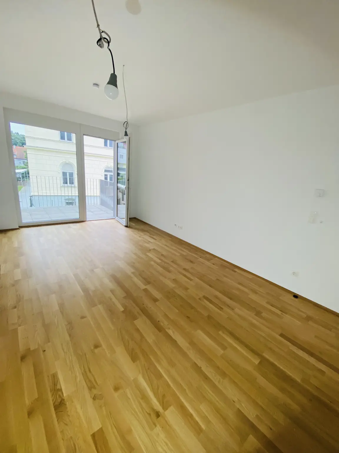 Herrliche 2-Zimmer-Wohnung mit Süd-Ost-Balkon und Tiefgaragenplatz im wunderschönen Kalsdorf