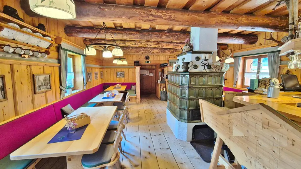 Bad Mitterndorf: Almhütte!! auf Eigengrund mit Nebengebäuden