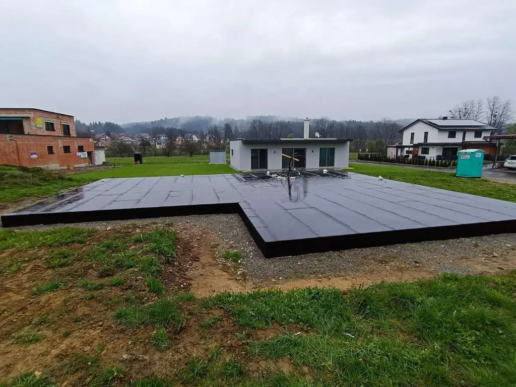 Schönes Baugrundstück mit Fundament für Bungalow in St. Martin im Sulmtal