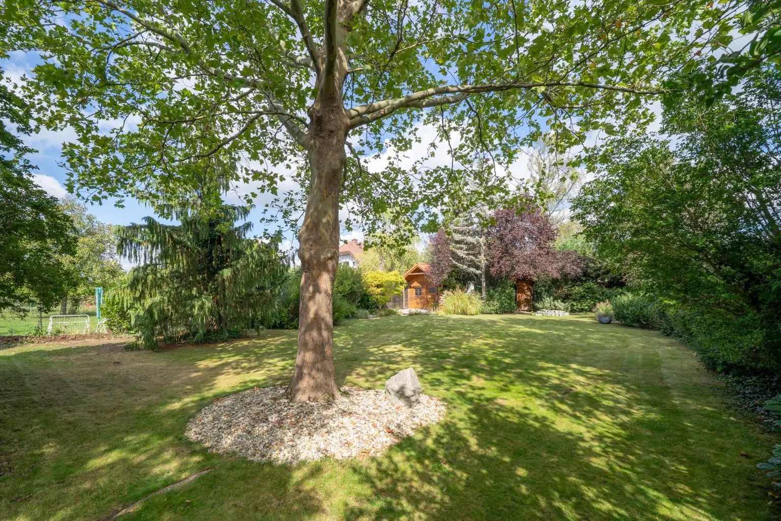 EIN HAUS MIT CHARAKTER! Einzigartiges Einfamilienhaus mit traumhaftem Garten, Garage und mehr!