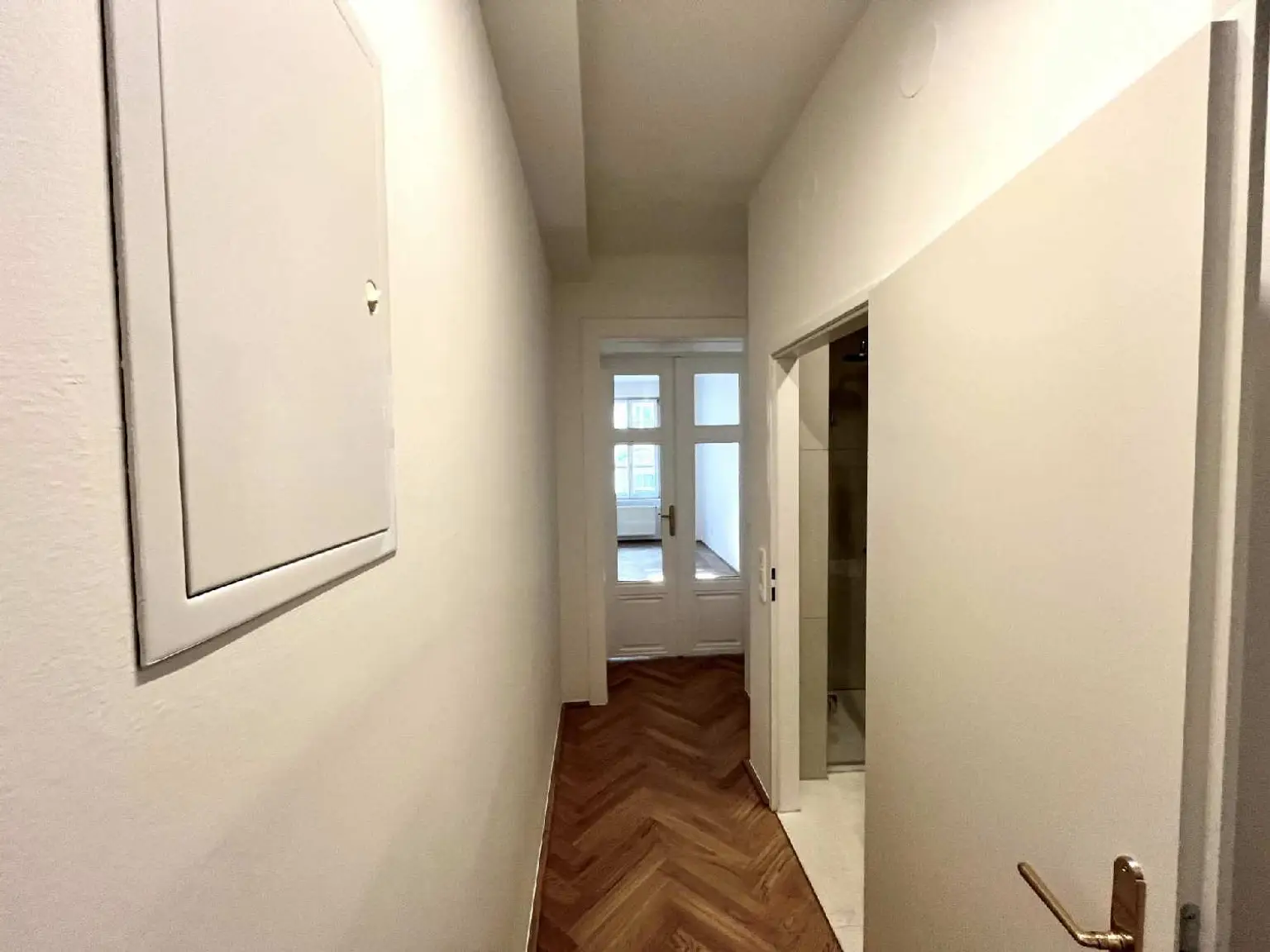 Wunderschöner Altbau zwischen Schlossquadrat und Naschmarkt