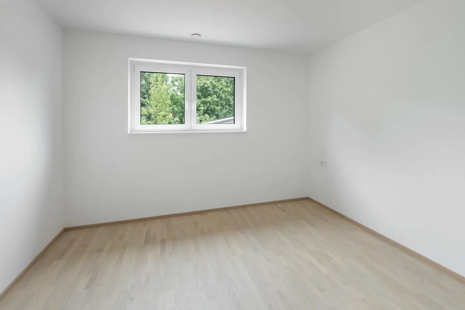 Attraktive 3-Zimmer-Wohnung mit Traumgarten