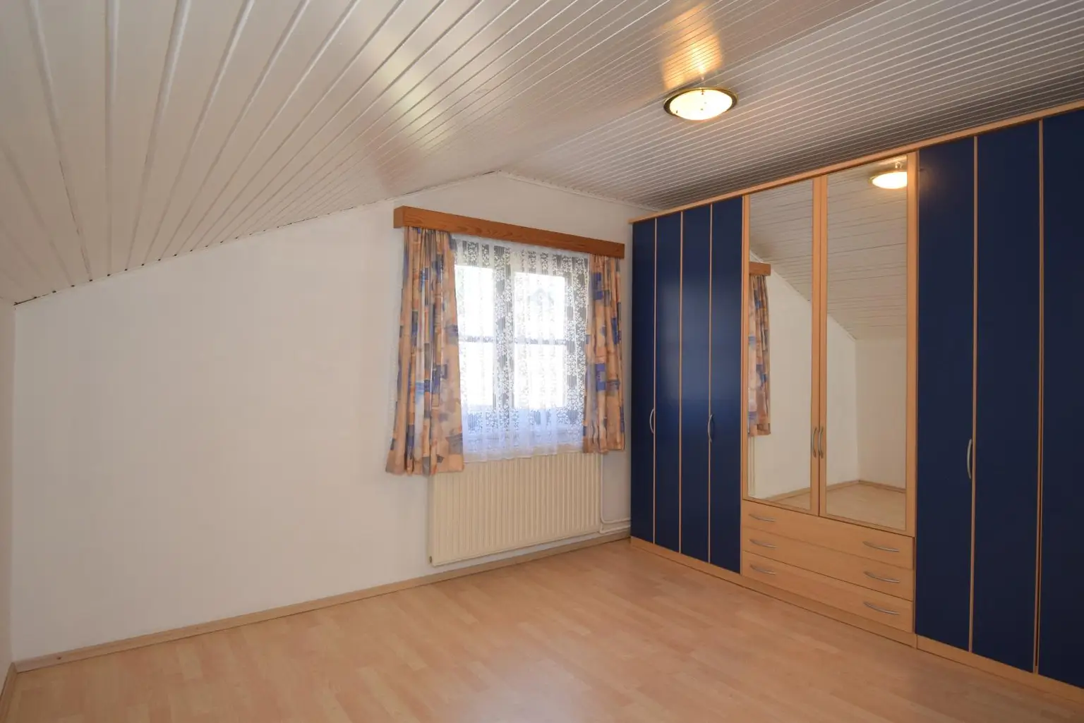 Zimmer im Obergeschoß