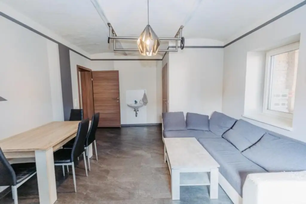 Verträumtes Bauernhaus neu adaptiert (2013) mit Toreinfahrt, Pool, Stadel und Schuppen