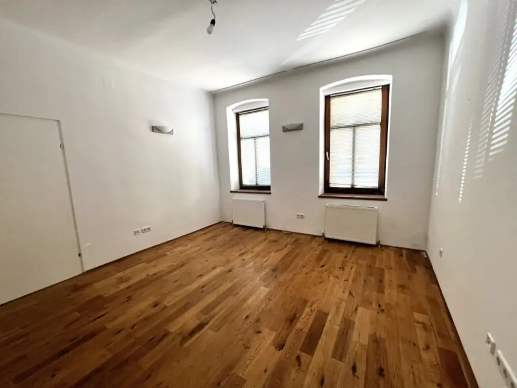Großzügige 3-Zimmer-Praxis oder Büro mit Gartenterrasse in Wien 12 - Hetzendorf inkl. Gartenterrasse - barrierefrei(!)