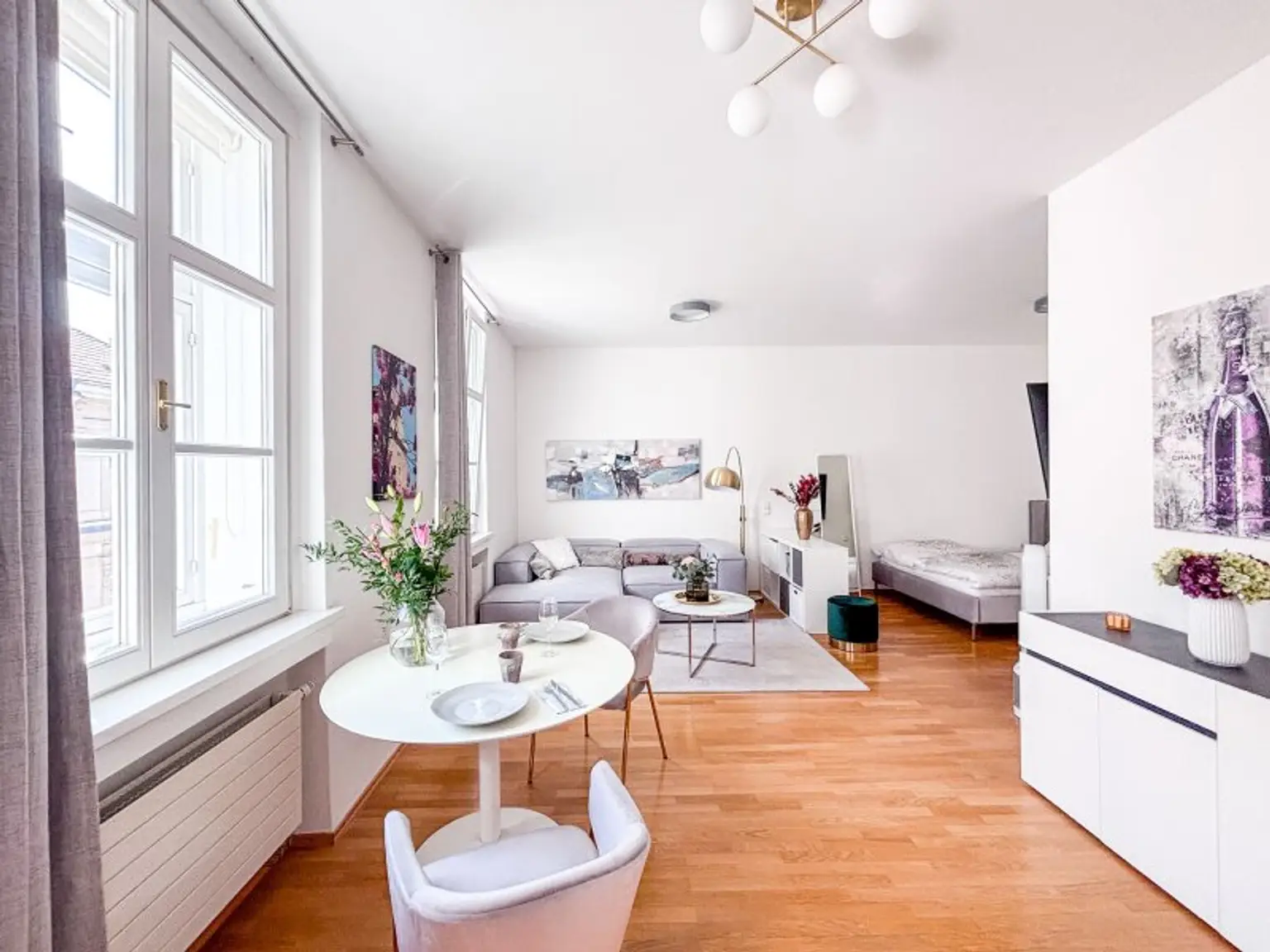 Komplett möblierte, helle Stadtwohnung – Ihr neues Zuhause am Stephansplatz/Graben!