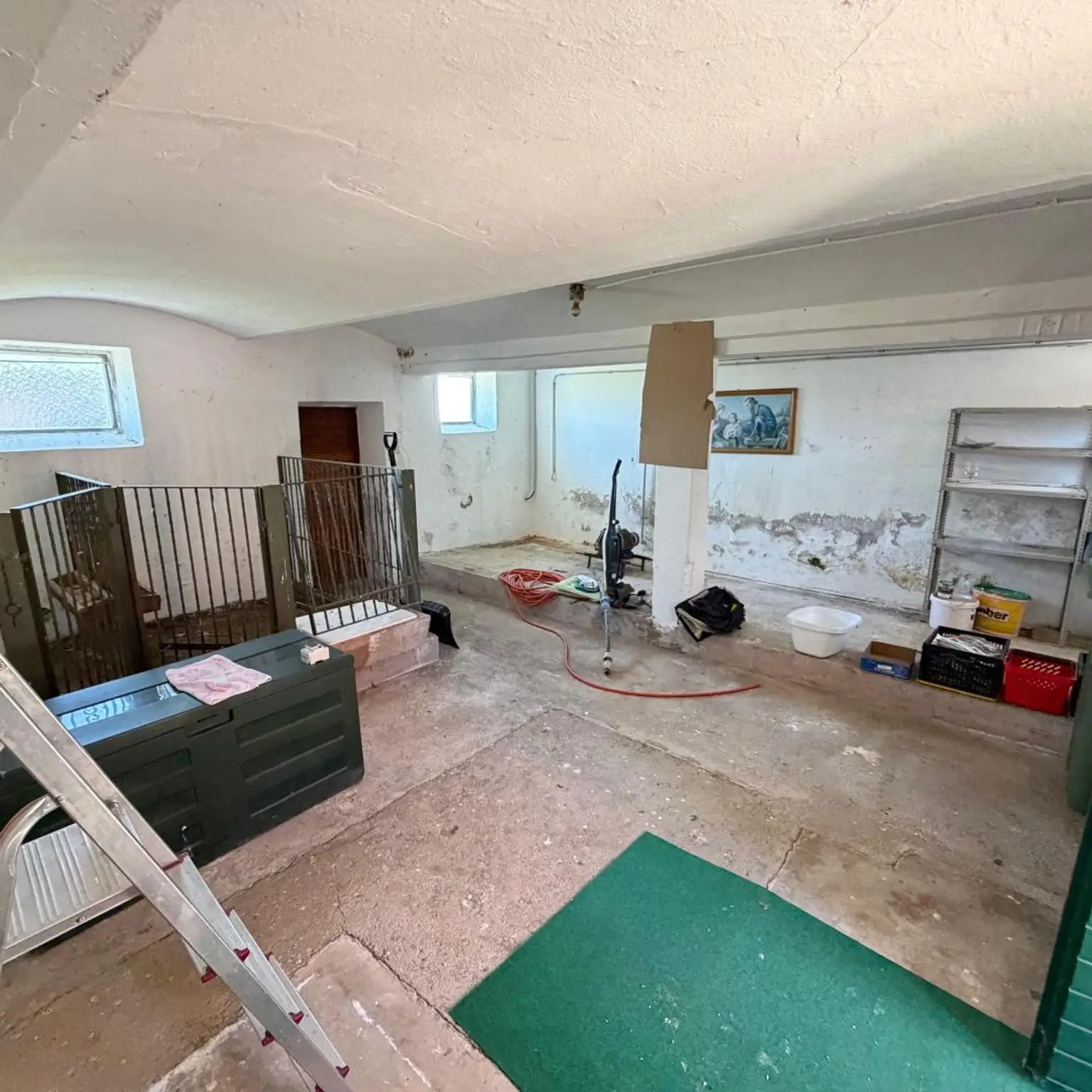 Wohnen in Aussichtslage mitten in der Natur auf  8 Ha. Grund, ehemalige Hofstelle!