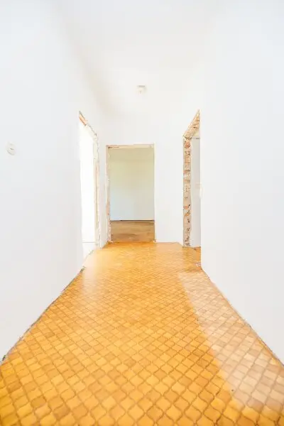 GEIDORF I ZENTRALE STADTLAGE I GRÜNBLICK I RUHIGES WOHNUMFELD I BADEZIMMER MIT DUSCHE UND FENSTER I PROJEKT WOHNEN I