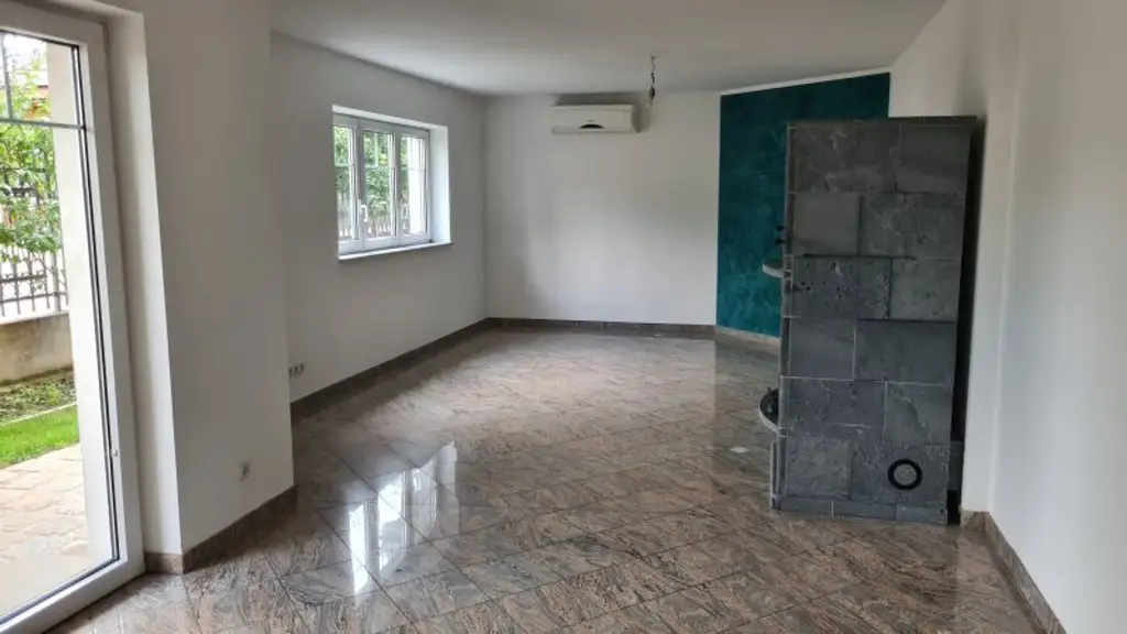 Sehr ruhige Siedlungslage - Gartenwohnung mit Garage in sehr gepflegten Haus