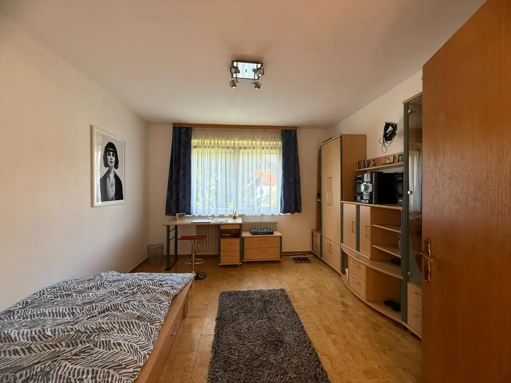 *** Gemeinschaftsprojekt oder Investment? Zwei Häuser, sechs Stellplätze, großes Grundstück in Toplage! ***