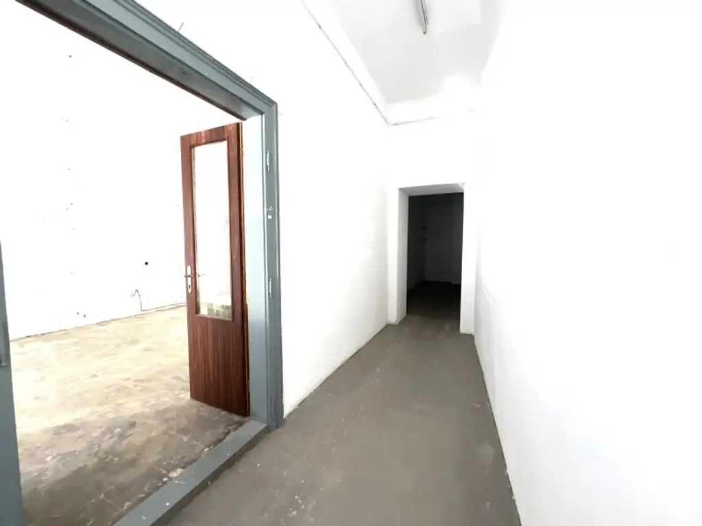 Top Lage! Renovierungsbedürftige Praxis oder Büro - aus Alt wird Neu