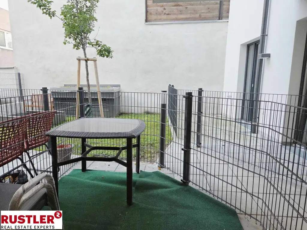 Erstbezug - möbliertes Zuhause - charmante Freifläche