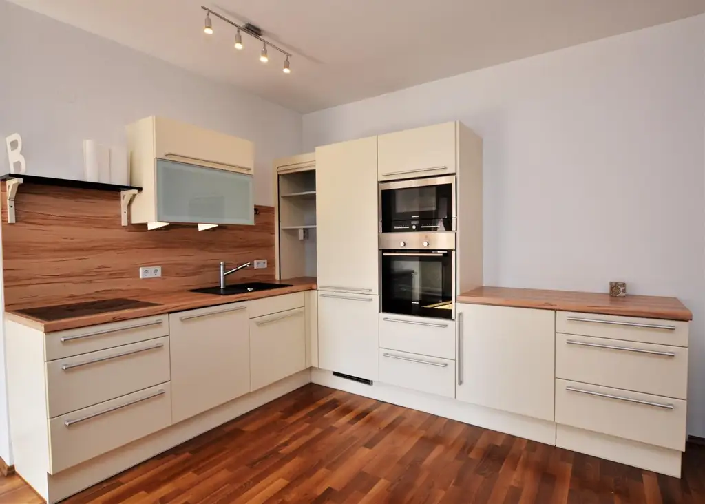 Moderner Wohntraum mit Loggia, Balkon und KFZ-Abstellplatz